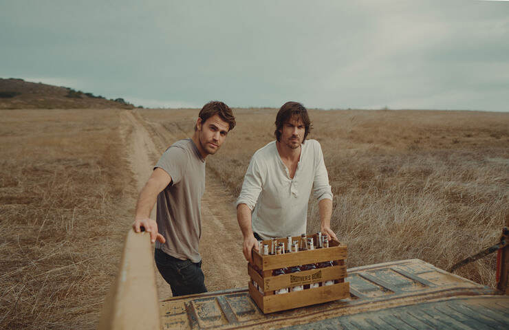 cassa di Brother's Bourbon con Ian Somerhalder e Paul Weasley