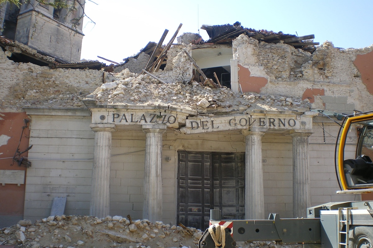 Terremoto dell'Aquila, una nuova sentenza colpevolizza gli studenti che hanno perso la vita