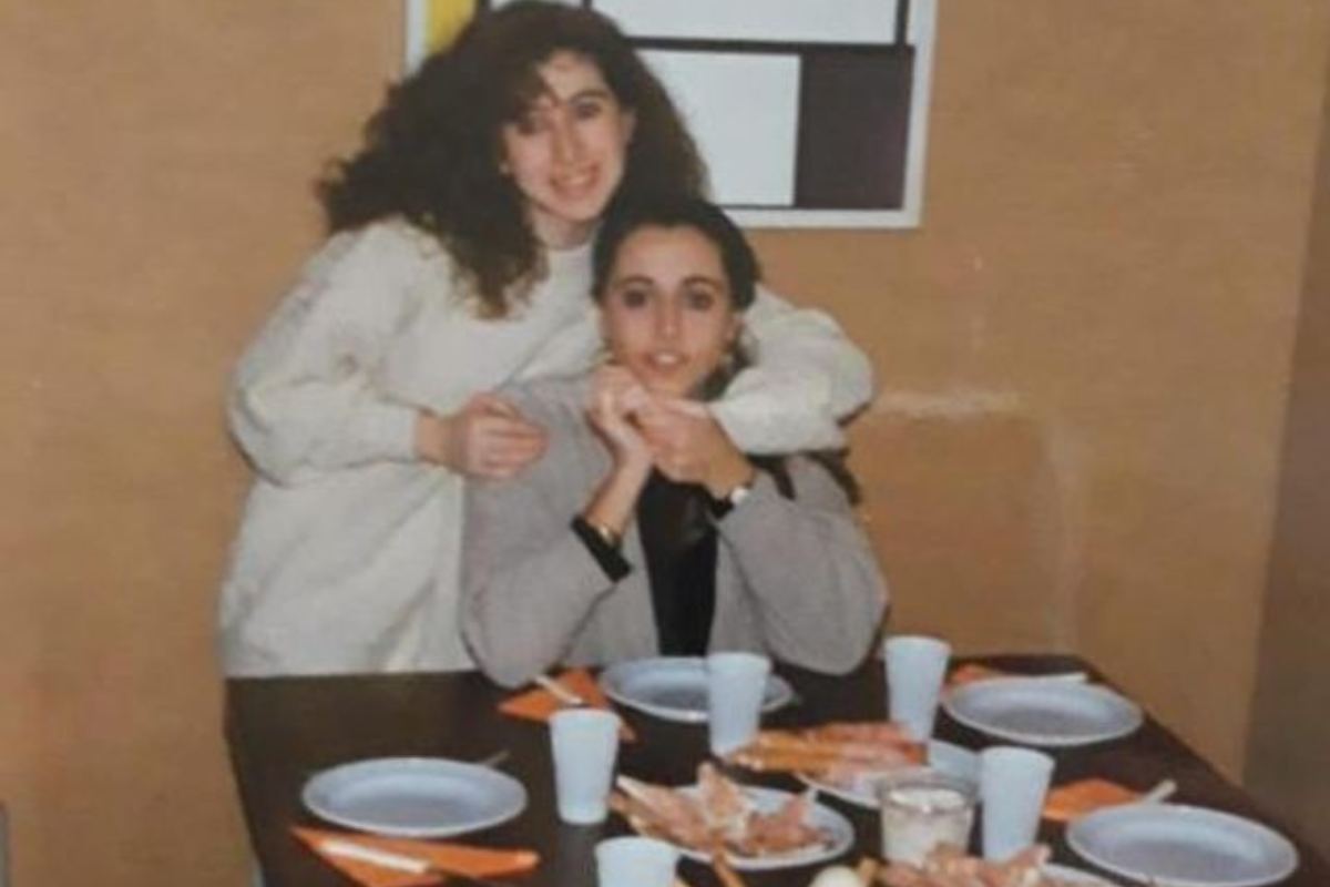 famosa conduttrice vecchia foto con migliore amica