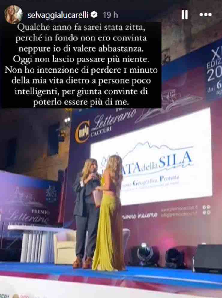 Premio Caccuri, Selvaggia Lucarelli scontro con Nuzzi 