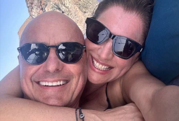 Luisa Ranieri e Luca Zingaretti in vacanza: nella foto sono belli come il sole 