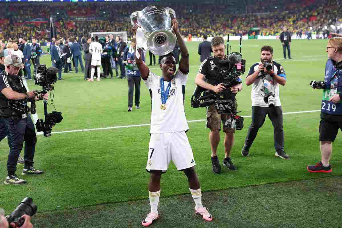 Vinicius con la Champions League