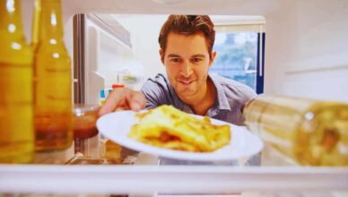 i cibi caldi si possono conservare in frigo?