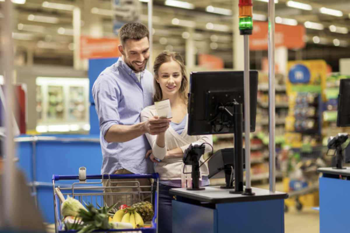 , i voucher sono nominativi e possono essere utilizzati esclusivamente dal titolare per acquisti di generi alimentari e prodotti per l'igiene personale