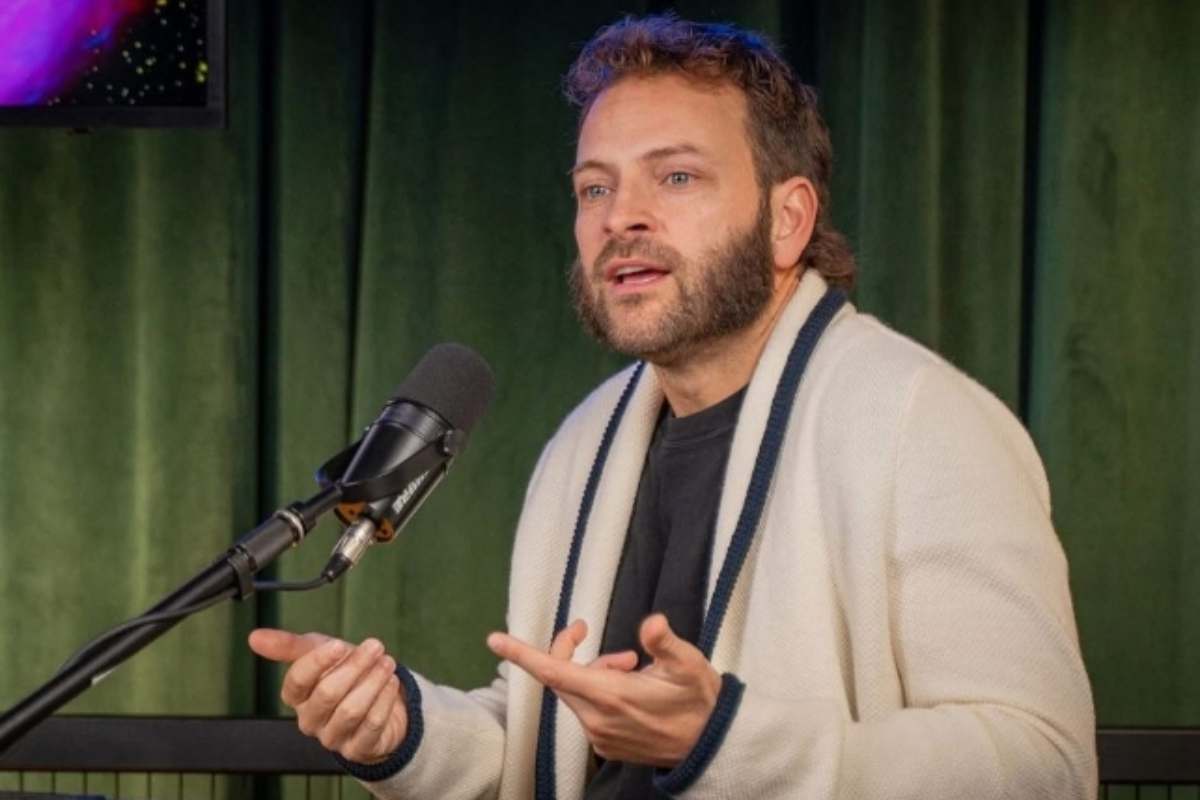 Alessandro Borghi confessa di avere la Tourette