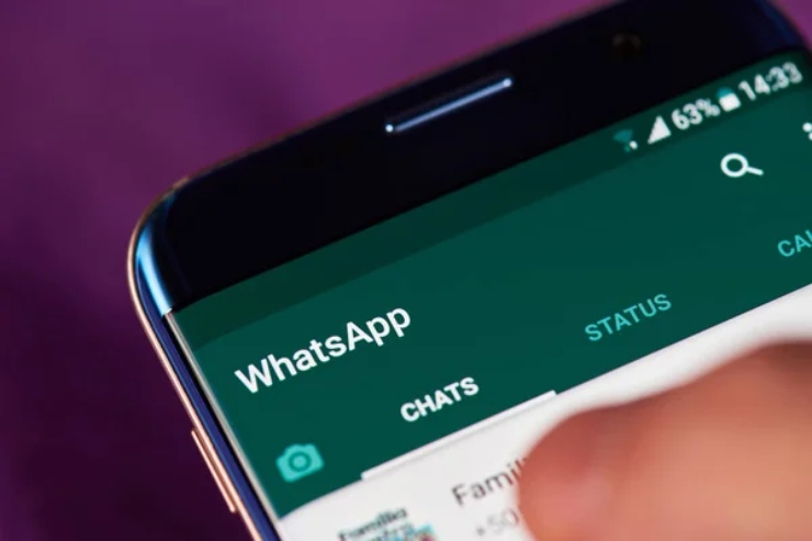 Schermata delle chat su Whatsapp (Depositphotos)