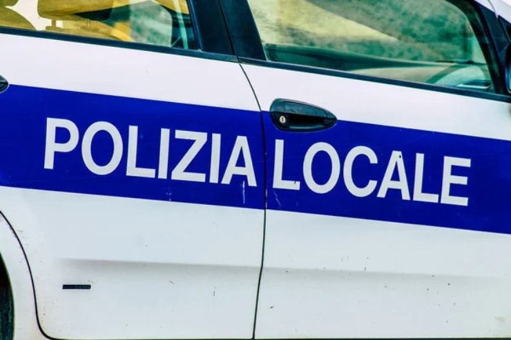 Volante della Polizia Locale (Depositphotos)