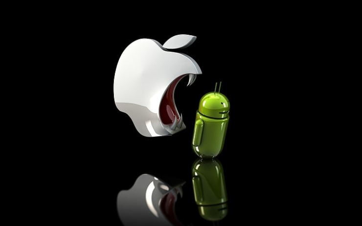 Illustrazione del 'conflitto' tra Apple e Android (Wallpaper Flare)